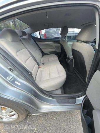 2017 Hyundai Elantra SE Sedan – miniatura 16