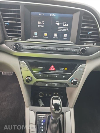 2017 Hyundai Elantra SE Sedan – miniatura 11