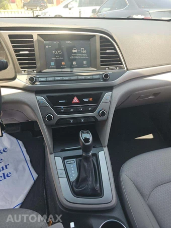 2017 Hyundai Elantra SE Sedan – miniatura 7