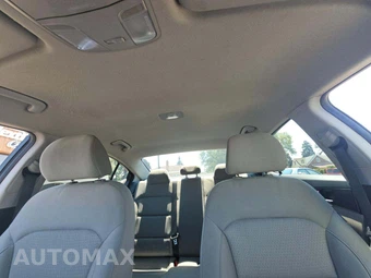 2017 Hyundai Elantra SE Sedan – miniatura 8