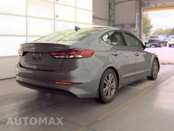 2017 Hyundai Elantra SE Sedan - miniatura 4