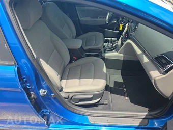 2017 Hyundai Elantra SE Sedan - miniatura 8