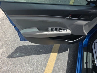 2017 Hyundai Elantra SE Sedan - miniatura 9