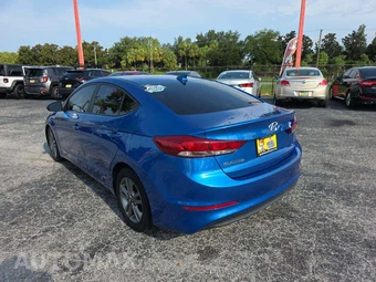 2017 Hyundai Elantra Value Edition Sedan – miniatura 2