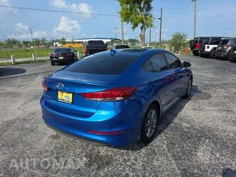 2017 Hyundai Elantra Value Edition Sedan – miniatura 3
