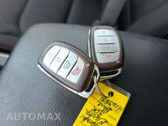 2017 Hyundai Elantra Value Edition Sedan – miniatura 8