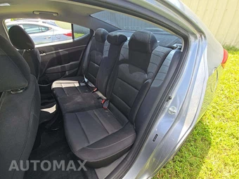 2017 Hyundai Elantra Value Edition Sedan - miniatura 13