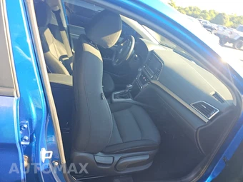 2017 Hyundai Elantra Value Edition Sedan – miniatura 8