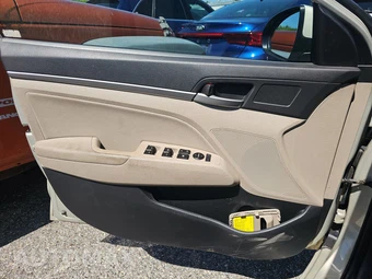 2017 Hyundai Elantra Value Edition Sedan – miniatura 9