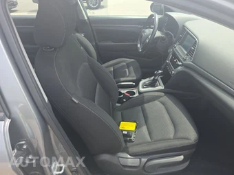 2017 Hyundai Elantra Value Edition Sedan – miniatura 8
