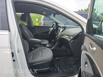 2017 Hyundai Santa Fe SE – miniatura 8