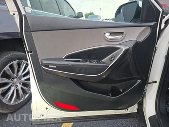 2017 Hyundai Santa Fe SE – miniatura 9