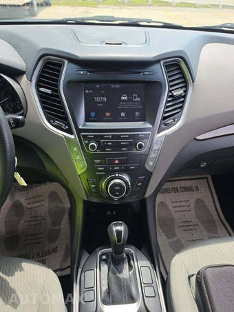2017 Hyundai Santa Fe SE – miniatura 10