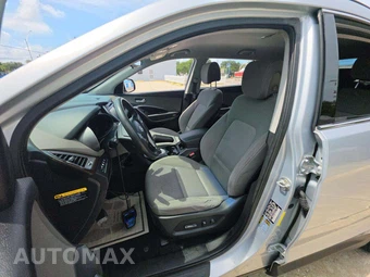 2017 Hyundai Santa Fe SE – miniatura 6