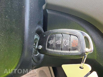 2017 Hyundai Santa Fe SE – miniatura 8