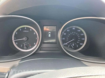 2017 Hyundai Santa Fe SE – miniatura 9
