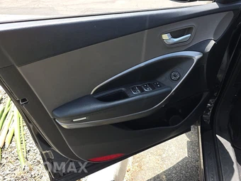 2017 Hyundai Santa Fe SE – miniatura 9