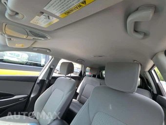 2017 Hyundai Santa Fe SE – miniatura 11
