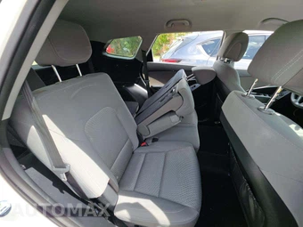2017 Hyundai Santa Fe SE – miniatura 17