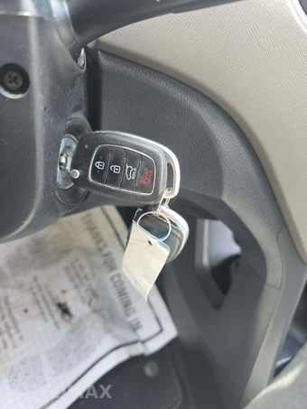 2017 Hyundai Santa Fe SE – miniatura 8