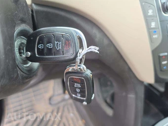 2017 Hyundai Santa Fe SE – miniatura 8