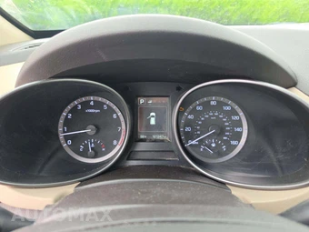2017 Hyundai Santa Fe SE – miniatura 9