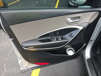 2017 Hyundai Santa Fe SE - miniatura 9