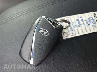 2017 Hyundai Santa Fe Sport – miniatura 8