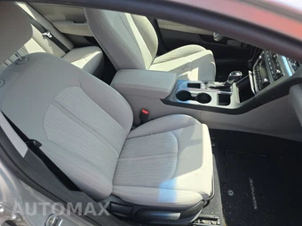 2017 Hyundai Sonata Hybrid SE – miniatura 8