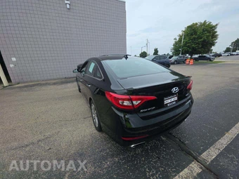 2017 Hyundai Sonata Sport - miniatura 2