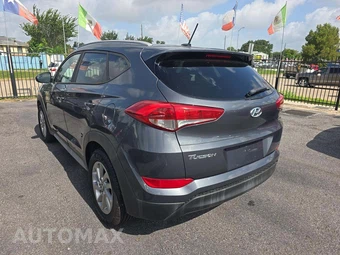 2017 Hyundai Tucson SE – miniatura 2