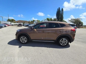 2017 Hyundai Tucson SE – miniatura 3