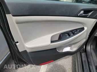 2017 Hyundai Tucson SE - miniatura 9