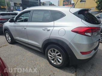 2017 Hyundai Tucson SE - miniatura 2