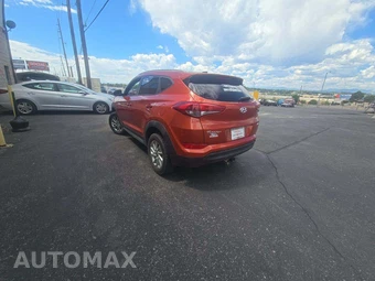 2017 Hyundai Tucson SE – miniatura 2