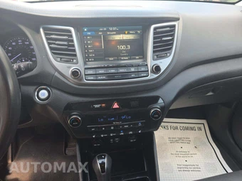 2017 Hyundai Tucson SE Plus - miniatura 10