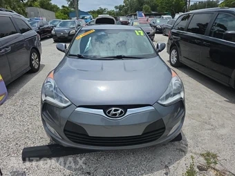 2017 Hyundai Veloster – miniatura 2