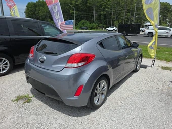 2017 Hyundai Veloster – miniatura 4