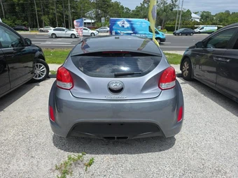 2017 Hyundai Veloster – miniatura 5