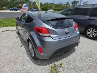 2017 Hyundai Veloster – miniatura 6