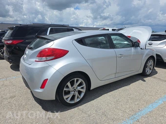 2017 Hyundai Veloster – miniatura 4
