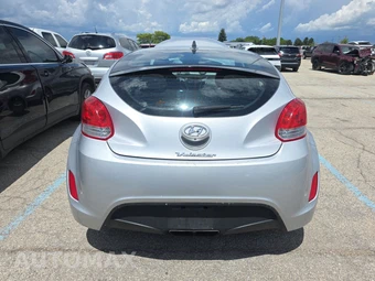 2017 Hyundai Veloster – miniatura 5