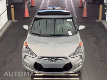 2017 Hyundai Veloster Value Edition – miniatura 2