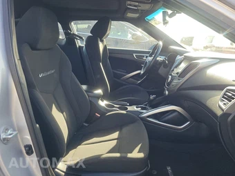 2017 Hyundai Veloster Value Edition – miniatura 8