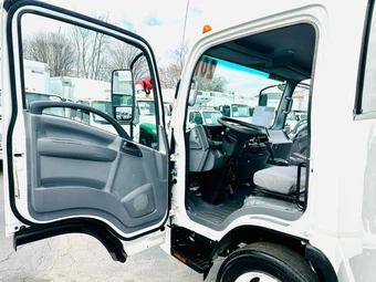 2017 Isuzu NPR – miniatura 22