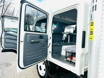 2017 Isuzu NPR – miniatura 23