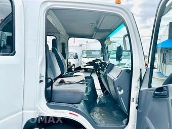 2017 Isuzu NPR – miniatura 26