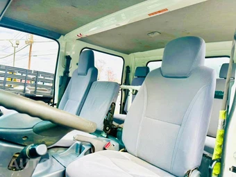 2017 Isuzu NPR – miniatura 28