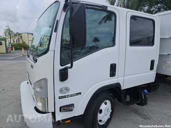 2017 Isuzu NPR HD Base Low Cab Crew - miniatura 12