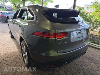 2017 Jaguar F-PACE Premium – miniatura 2